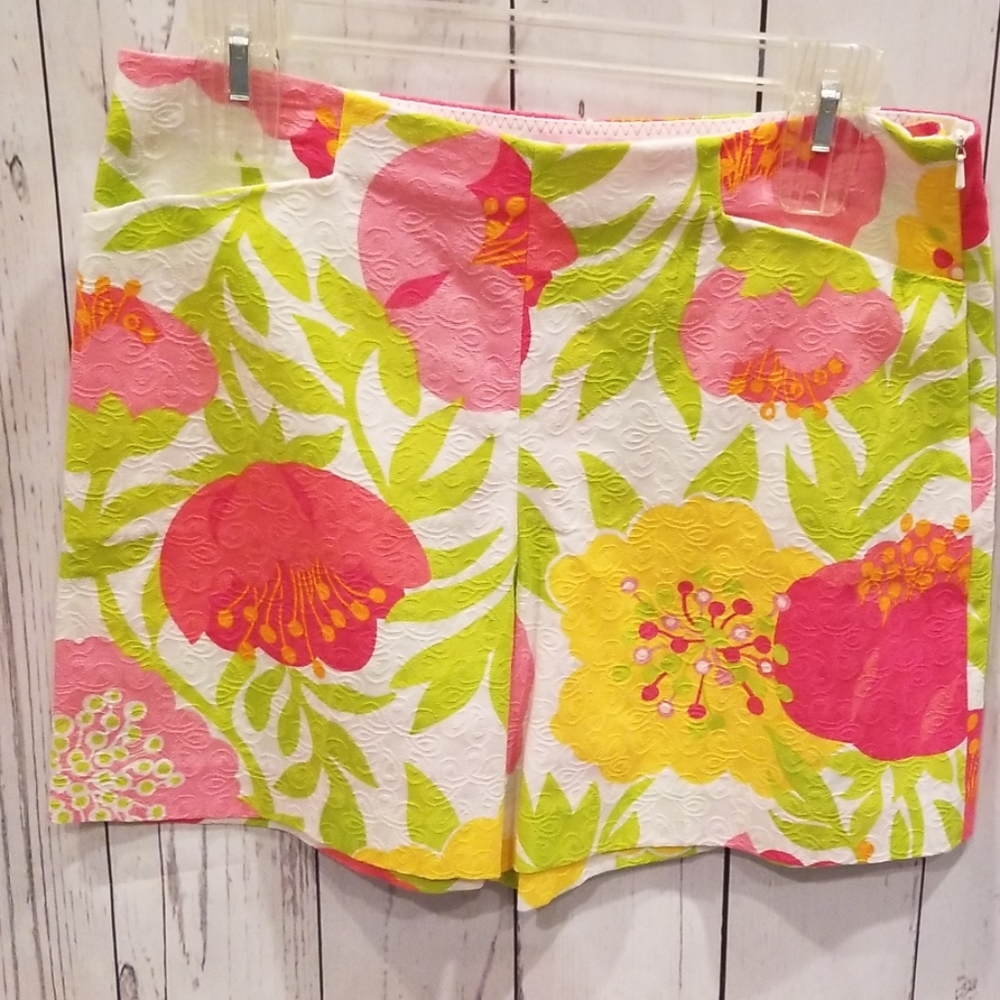 NWOT BARELY WORN Lilly Pulitzer Shorts Size 4!